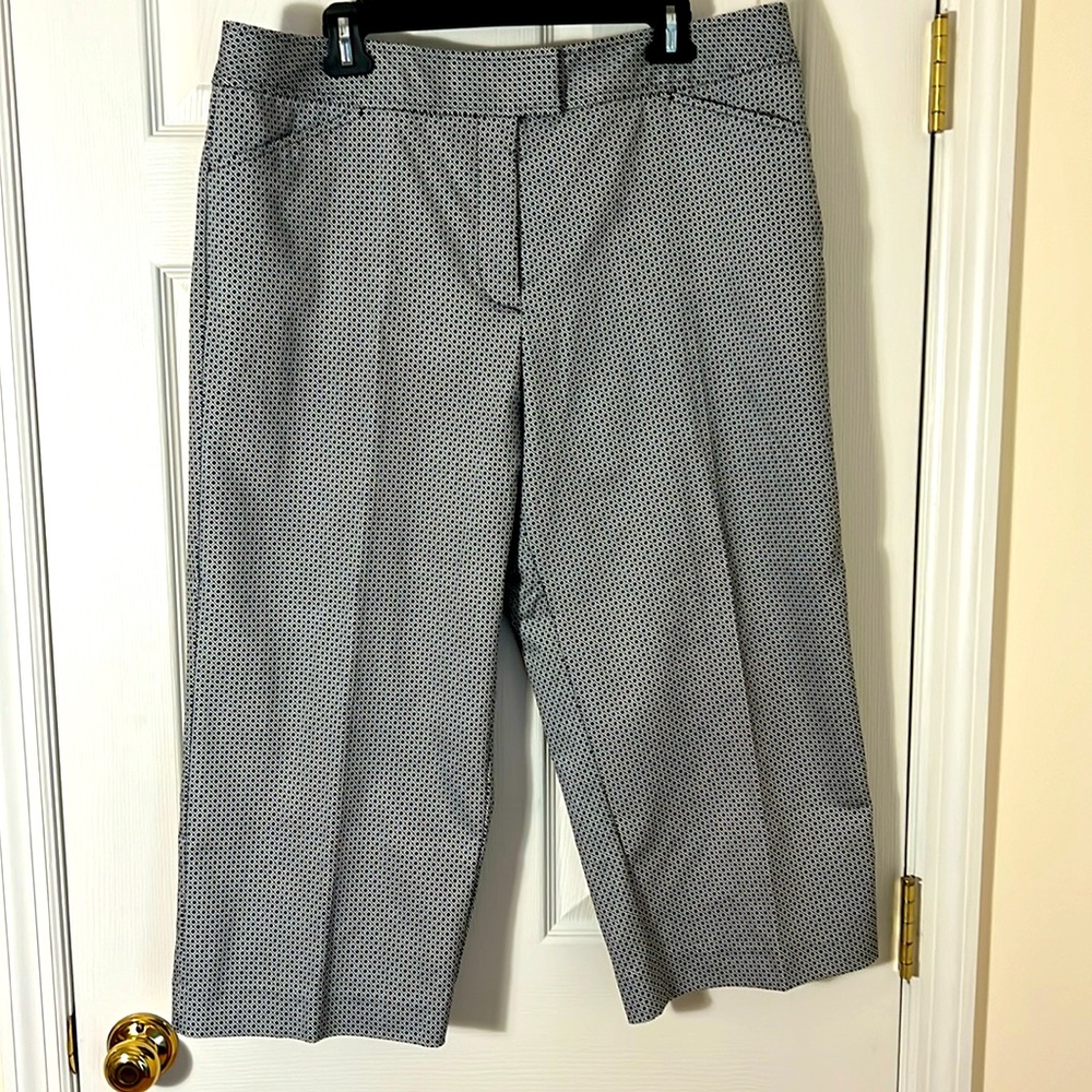 east 5th Secretly Slender, size 16.